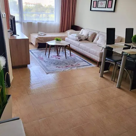 Апартамент Golden Maria Yalta Complex