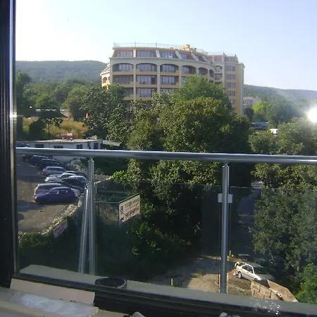 Апартамент Golden Maria Yalta Complex